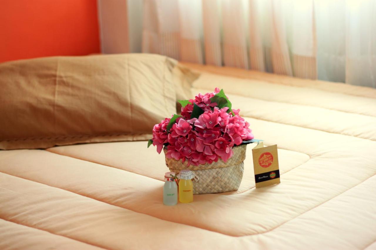 Roemah 28 Syariah Hotel Medan Exterior photo