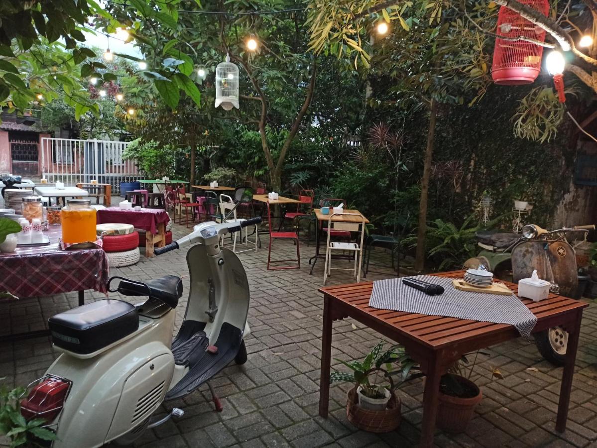 Roemah 28 Syariah Hotel Medan Exterior photo