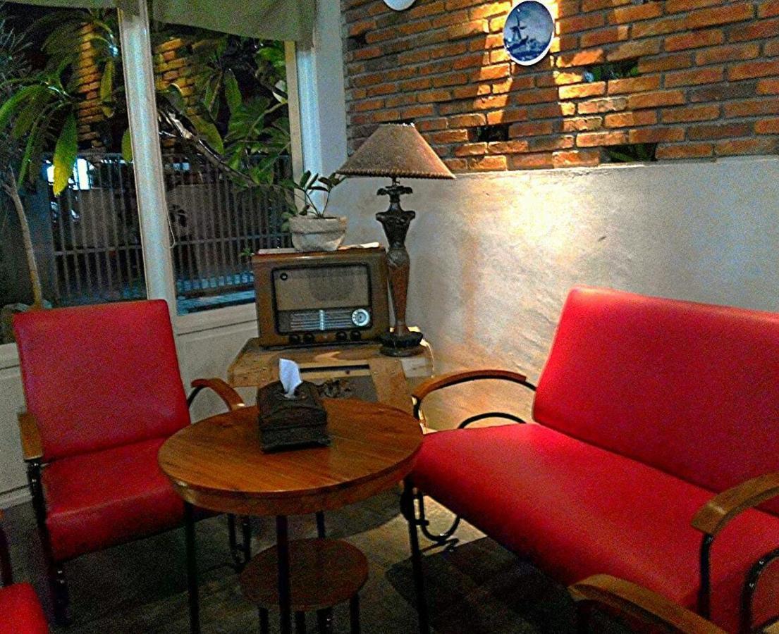 Roemah 28 Syariah Hotel Medan Exterior photo