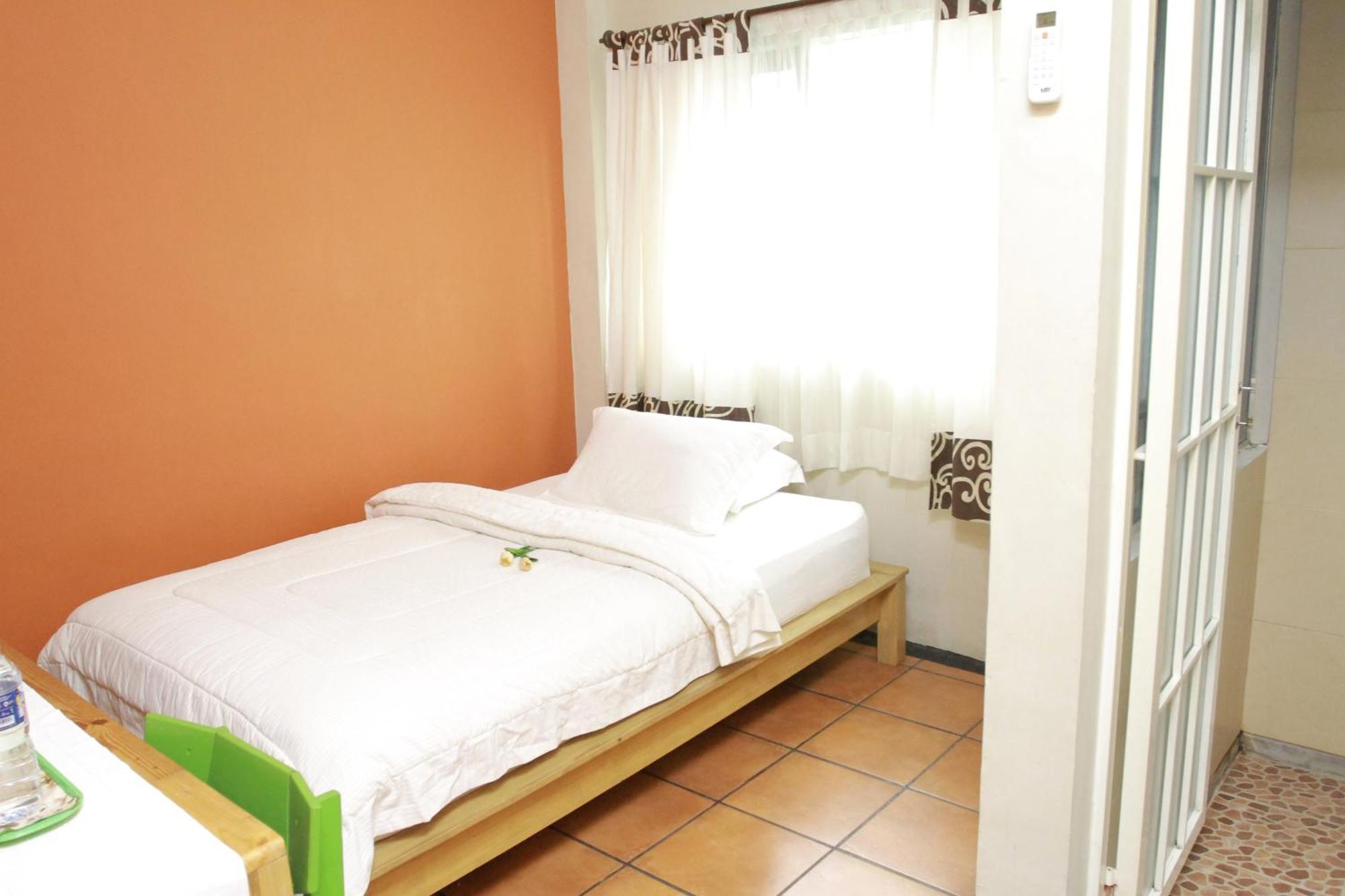 Roemah 28 Syariah Hotel Medan Exterior photo